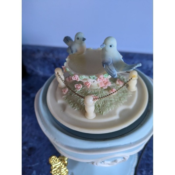 Simply Easter Musical Box Egg 10" Decorative Blue White Porcelain Display 2003 - Picture 8 of 10